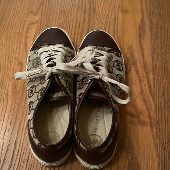 MK Sneakers - Picture 3 of 5